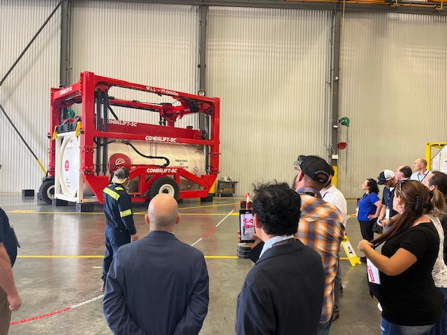 lift - straddle carrier container - DEMI
